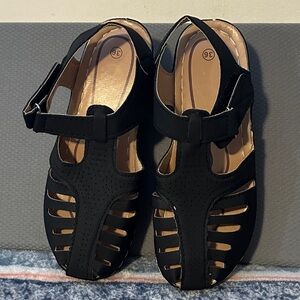 Black Women's Closed-Toe Comfort Sandals